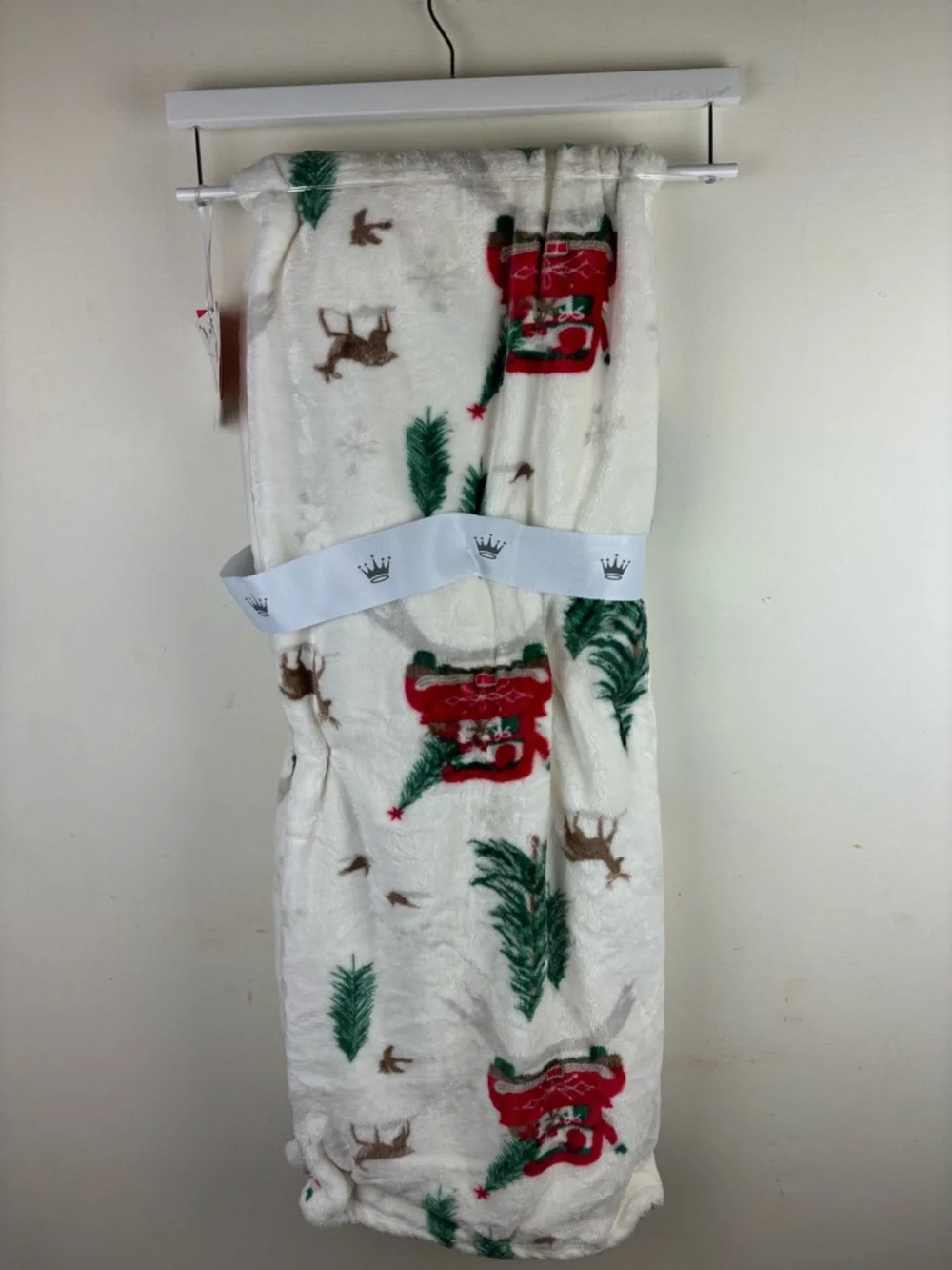 Hallmark Luxurious Soft Plush Throw-Red Trick Holiday Christmas-NWT